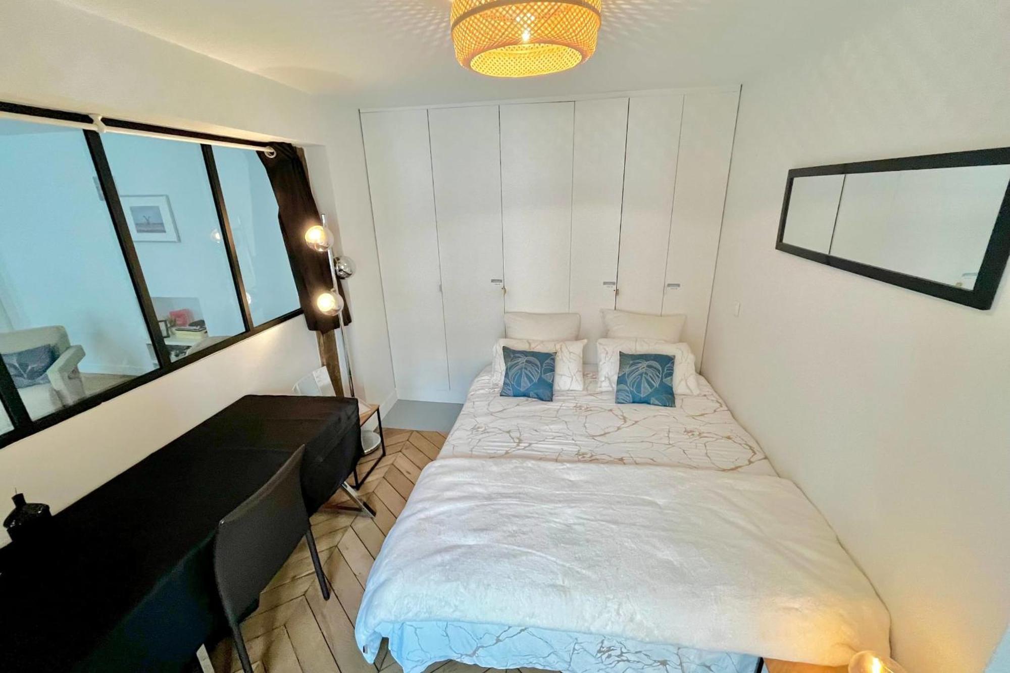 Apartment T3 In The Heart Of Paris